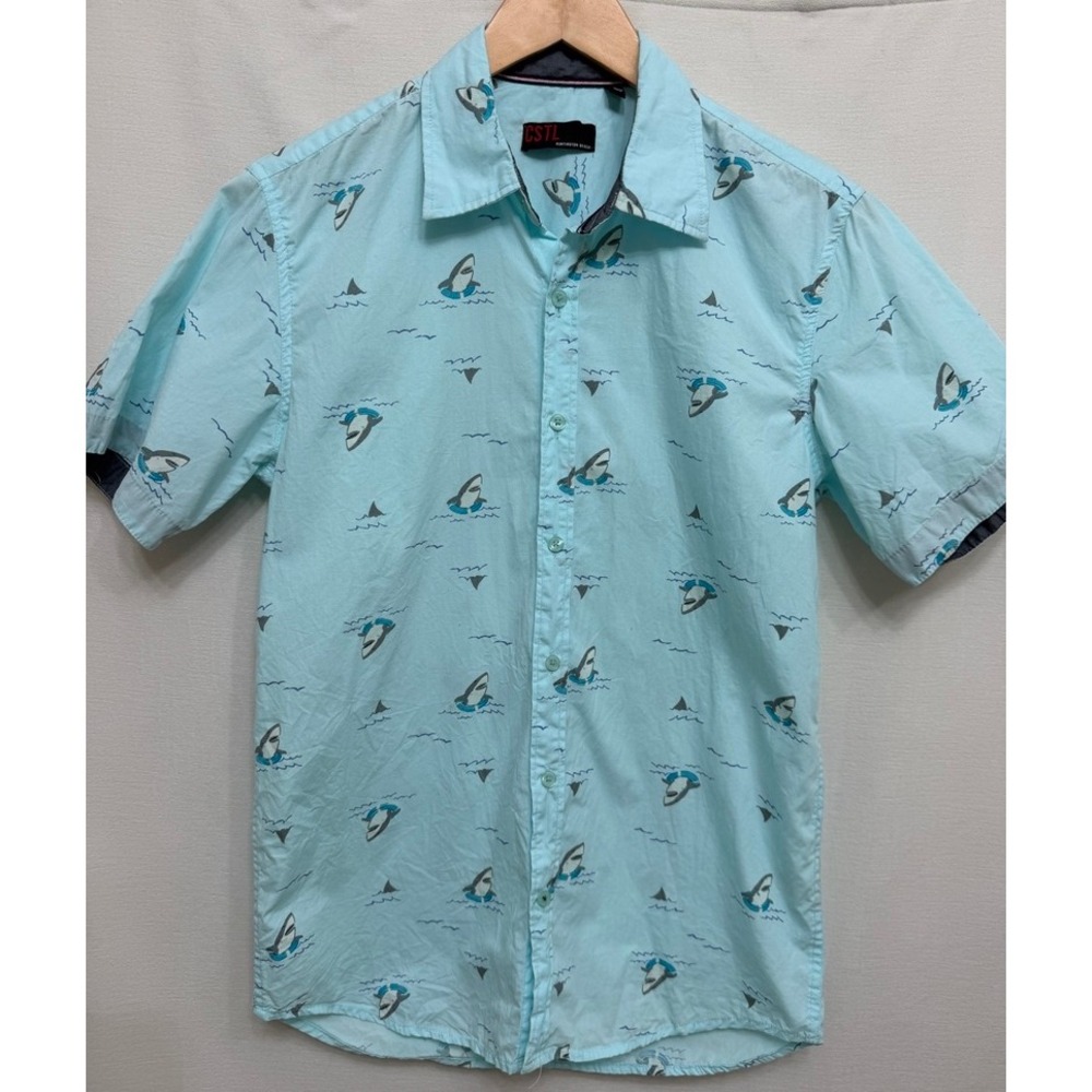 CSTL Huntington Beach Men's Shark Print Short Sleeve Button Down Shirt Small